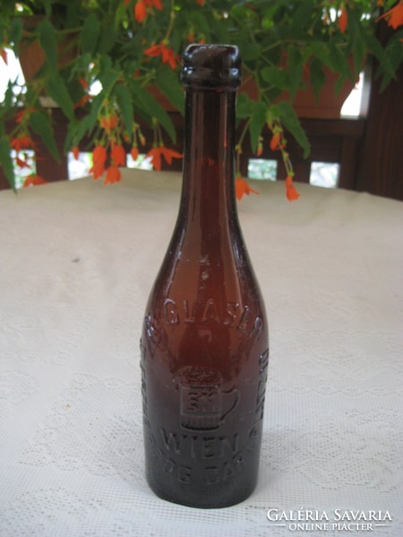 Viennese beer glass, brown 26.5 x 7 cm, r. Glazer II. Erzherzog carl platz 10. Wien