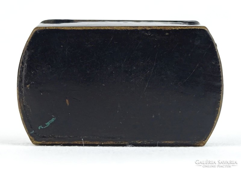 0R595 Régi kisméretű fekete pengetartó lakkdoboz