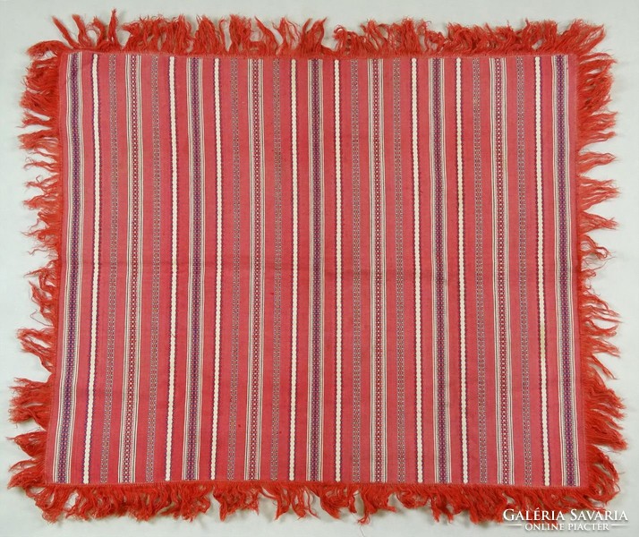 0R934 Piros-fehér vászon terítő 95 x 106 cm