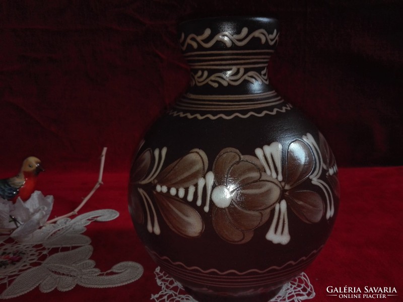 Ceramic vase marked with beautiful shades in a beautiful pattern, 22 cm/20 cm