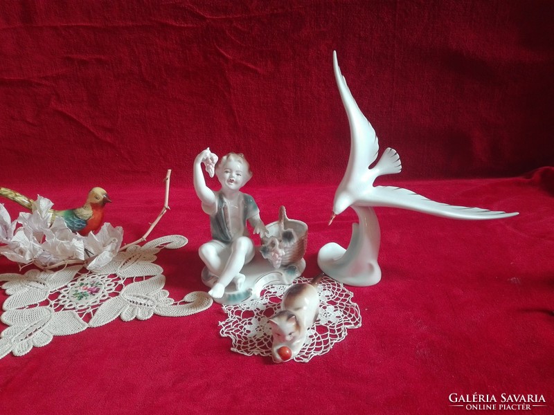 Cica nélkül- 2 db- Hollóháza és  Román porcelán figura szobor egyben eladó - a cica nélkül
