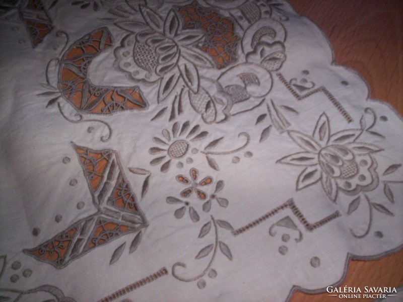 2 Old tablecloth/handiwork {e15}