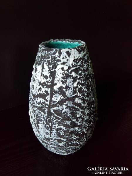 Fat lava kerámia váza jelenetes képpel