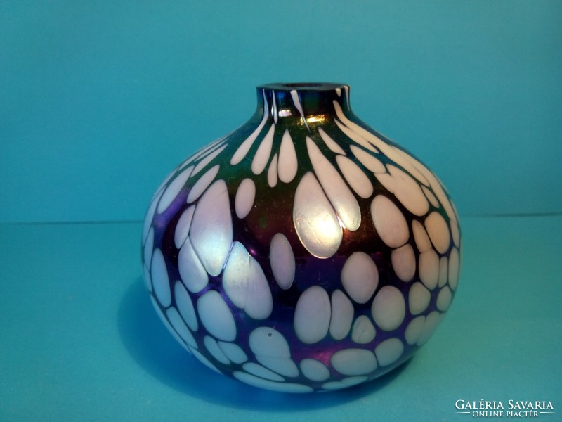 Iridescent glass without spherical vase or oil lamp wick