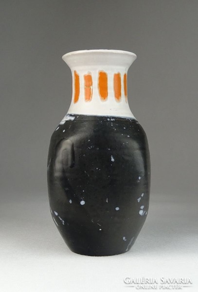 0R414 Régi hibátlan Gorka Lívia kerámia váza 18 cm