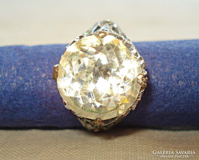 Antik, ötvös, ródiumozott gyűrű, gyémánt csiszolású kővel