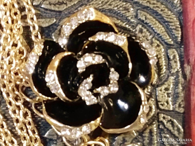 18K gold-plated (gp) black rose pendant with chain