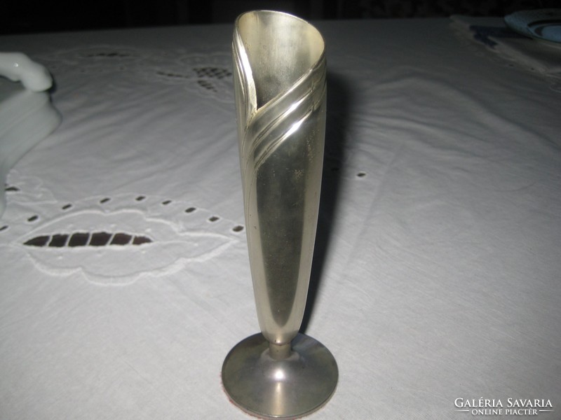 Szecessziós kis váza  , ezüstözve  3 x 14,2  cm