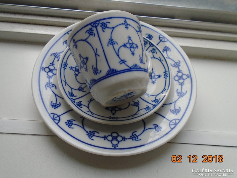 Original saks blue jager eisenberg gdr marked Meissen immortelle breakfast set