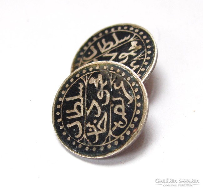 ¼ Budju - Mahmud II algériai érmékből készült zománcozott gombok.