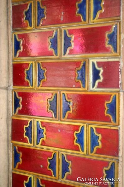 Pieces of Zsolnay tiles decorate the entrance hall of the museum of applied arts