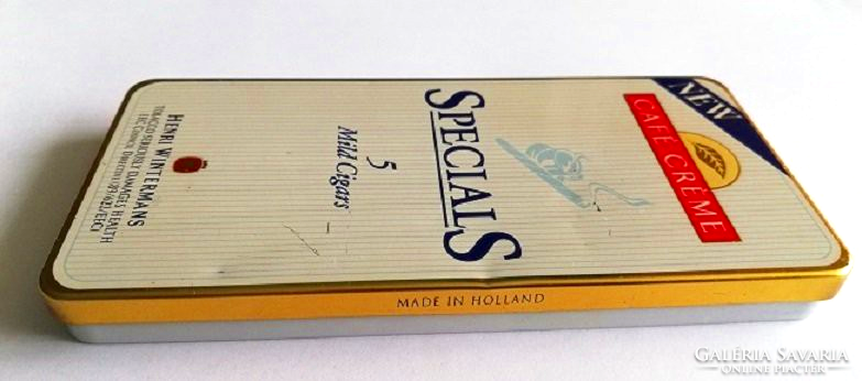 Metal cigar box