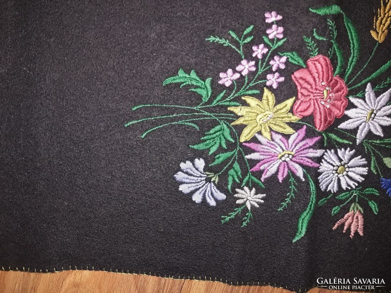 Embroidered wall protector or tablecloth, pillowcase
