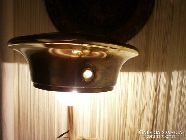 S10 Asztali lámpa
