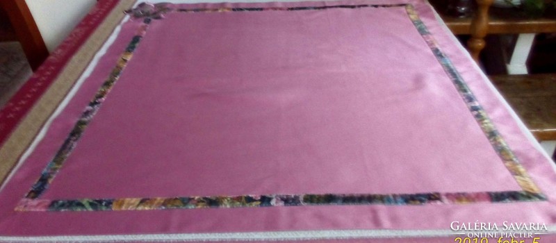 Appliqué, showy tablecloth, 75 x 77 cm