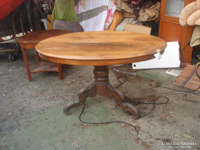 Antik-ovális- restaurálandó-Dió Asztal