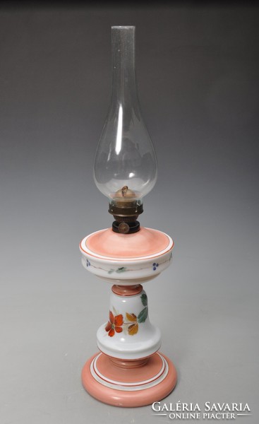 Antik nagyméretű tejüveg,- szakított huta üveg petróleum lámpa, Működik.