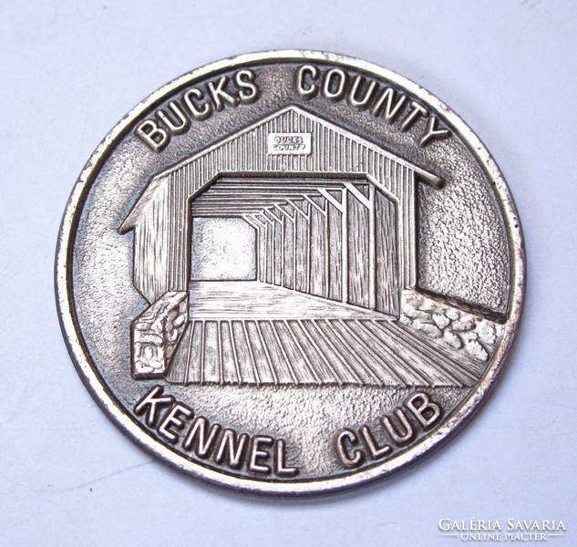 Bucks County Kennel Club bírói színezüst emlékérem.