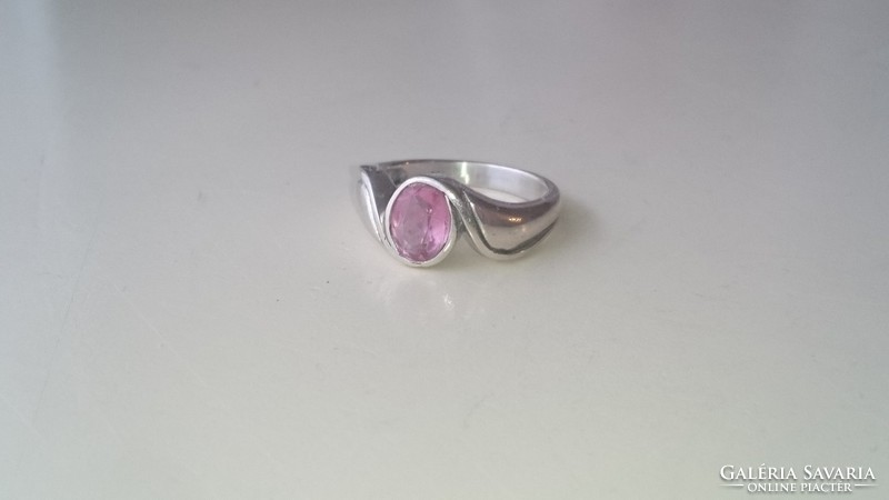 Ezüst gyűrű pink rózsaszínű kővel díszítve 925 