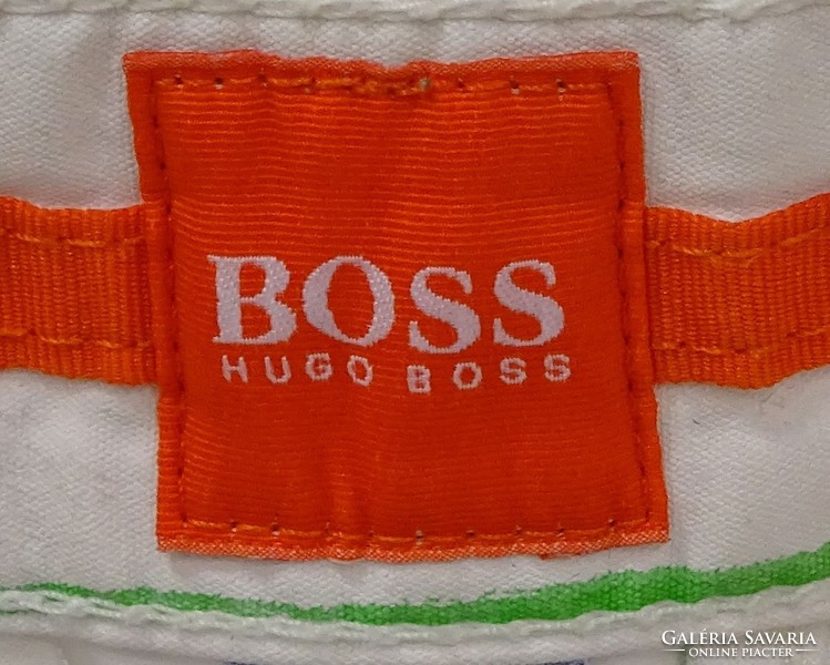0V710 Hugo Boss csíkos térdnadrág 46