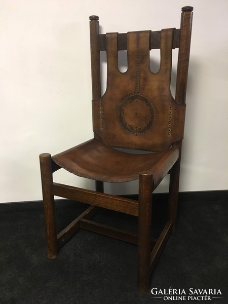 Egyedi tervezésű  szék