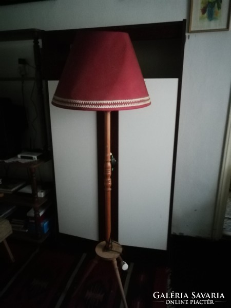 Social real standing lamp