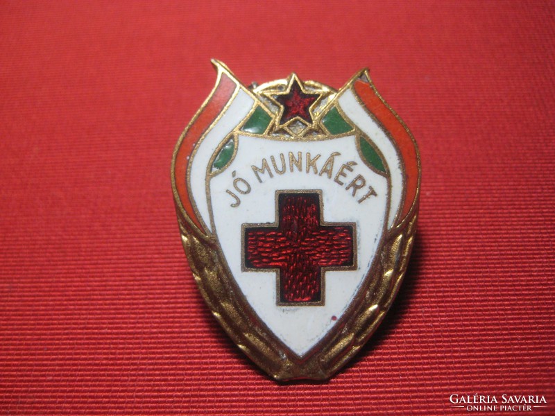 For a good job. Red cross badge 60s 25 x 32 mm