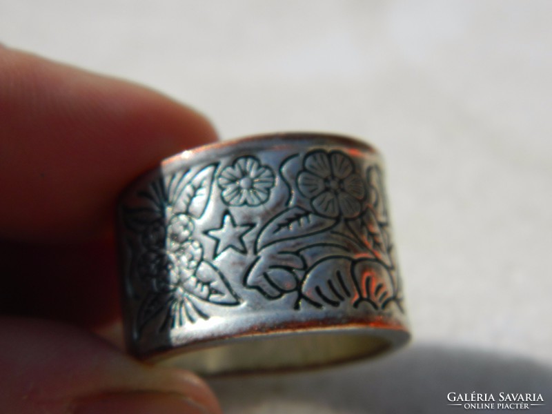 Antik ezüstözött bronz gyűrű virág gravírozással