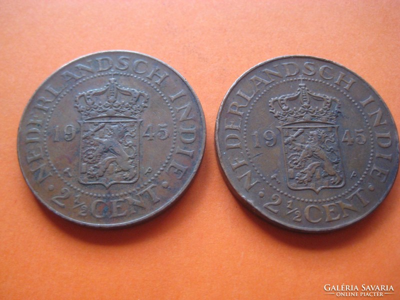 Indonesia / Dutch-India / 2 1/2 cents 1945, 2 pieces, 31 mm