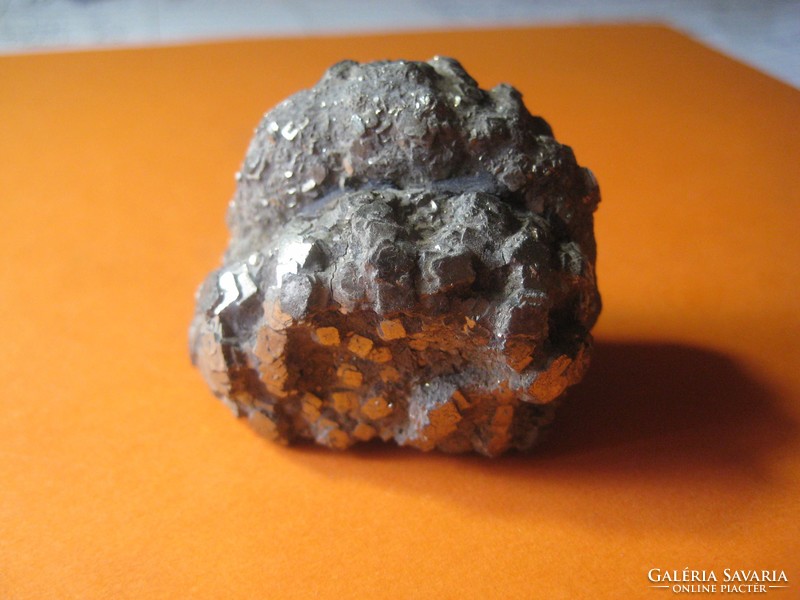 Mineral 36 x 30 mm,