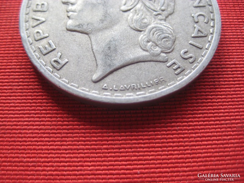 5  Francs  1950  átm. 31  mm