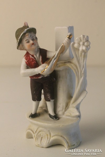 Bisquit (biszkvit) porcelán szobor, váza lantos kisfiú figurával
