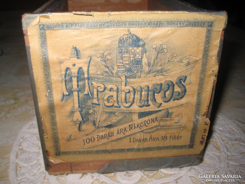 Antique Hungarian cigar box with trabucos of 100 pieces. 11 X 22 x 11 cm