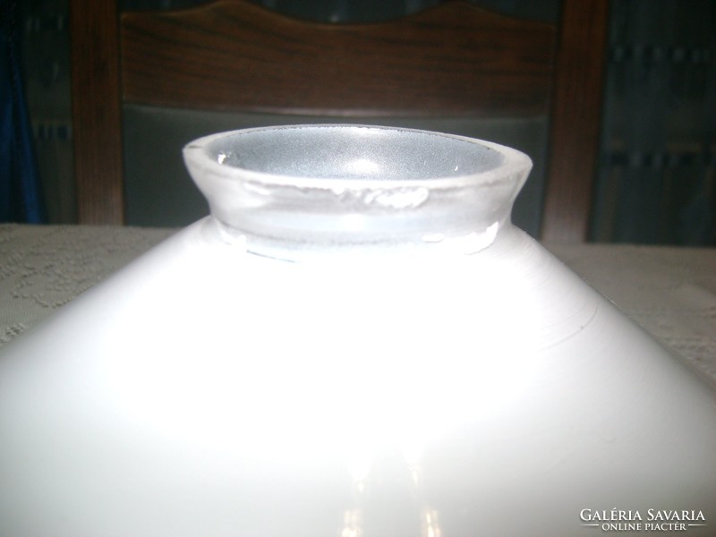 Régi tejüveg mennyezeti lámpabúra
