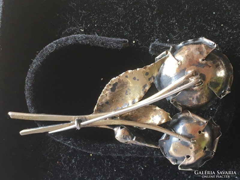 Régi kitűző"szerelmi zálog"rózsacsokor ezüstből-1800-as évek vége