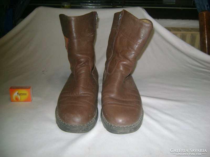 'Motors quality company' - 40's leather motorcycle boots