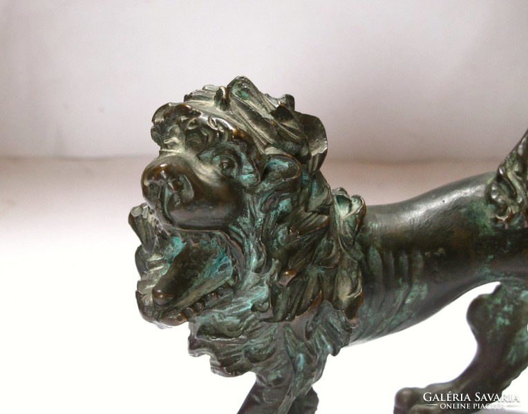 17-18. századi  bronz oroszlán szobor.