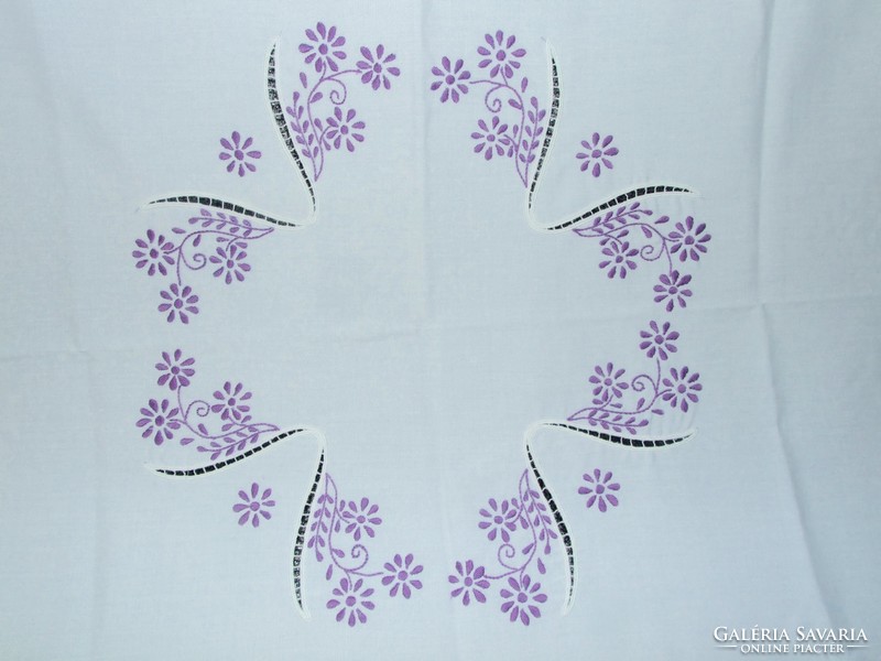 Sling embroidered tablecloth (new)