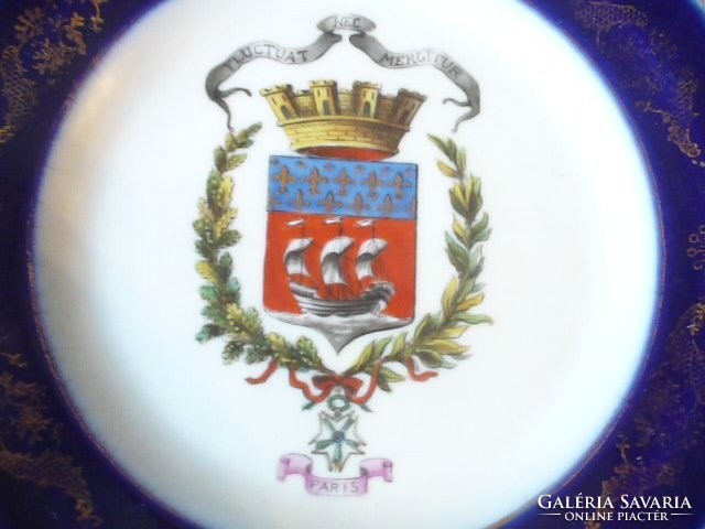 ALTWIENI kis tányér párizsi címerrel