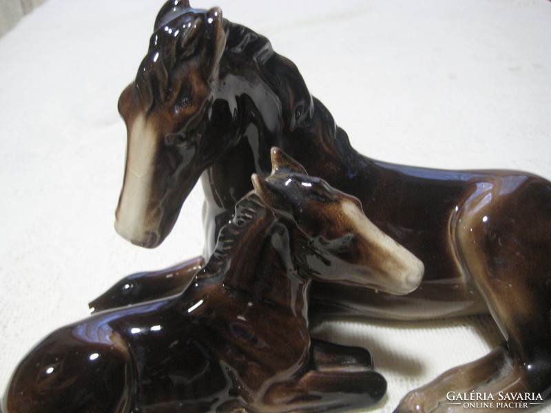 Keramos Austria  gyönyörű lovas kisplasztikája 26 x 15 cm