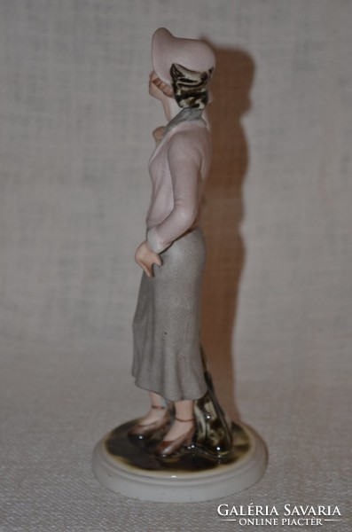 Hölgy figura  ( DBZ 0050 )