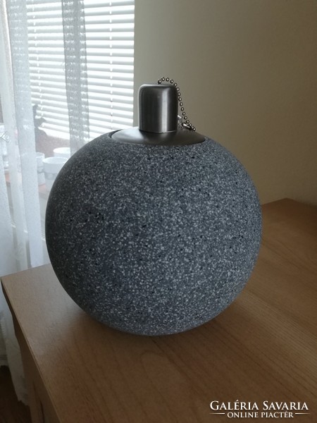 Elegant spherical oil lamp