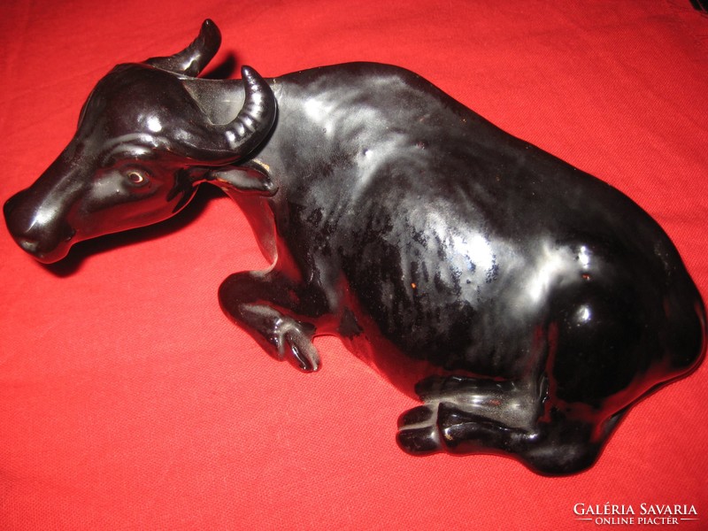 Márton s. Recumbent bull, black, with anthracite color, /neck repaired/