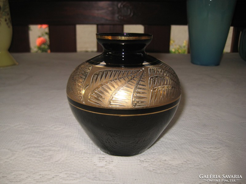 Retró üveg váza   a 60 as évekből     11  x 11 cm