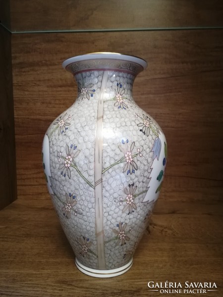 Large vase with cubash pattern from Herend