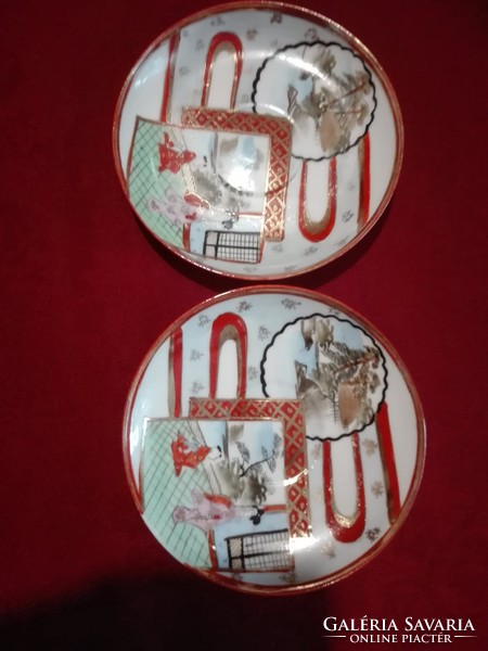 2 db japán Kutani porcelán tányér, 12,5 cm átmérőjűek