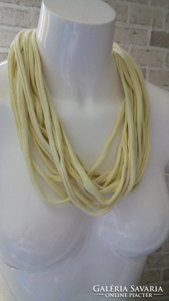 Halvány sárga újrahasznosított textil nyaklánc