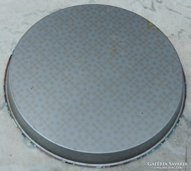 Vntage metal round tray with Kalocsa pattern - retro tray