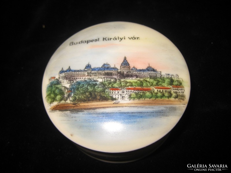 Bonbonier , rajta a Budapesti Királyi Vár   , S"   jelzéssel   , igen finom  porcelán   ,75 x 40 mm
