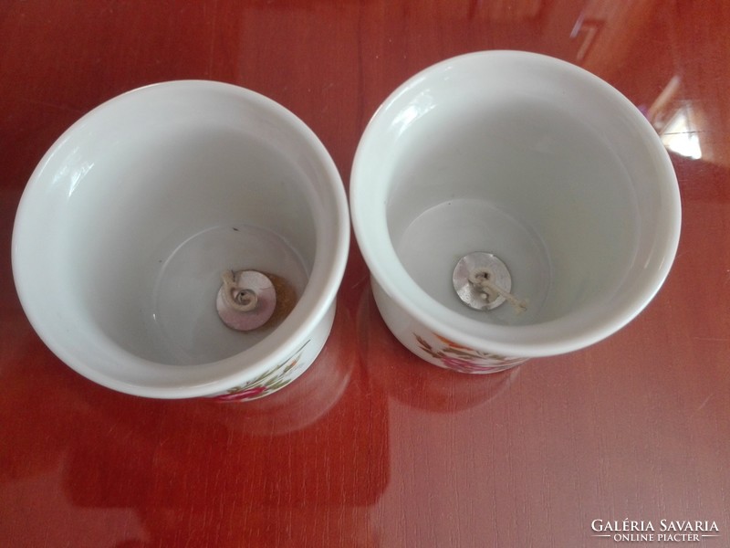 2 porcelain candle holders, 5 cm high